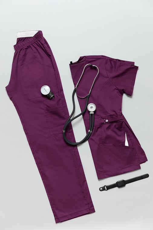 How to Build a Capsule Wardrobe of Scrubs That Work for Every Shift